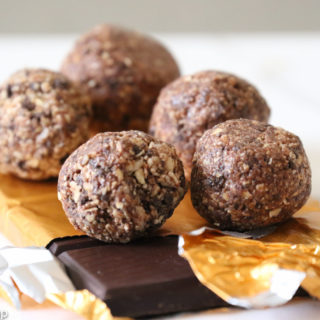 Chocolate Macadamia Energy Bites